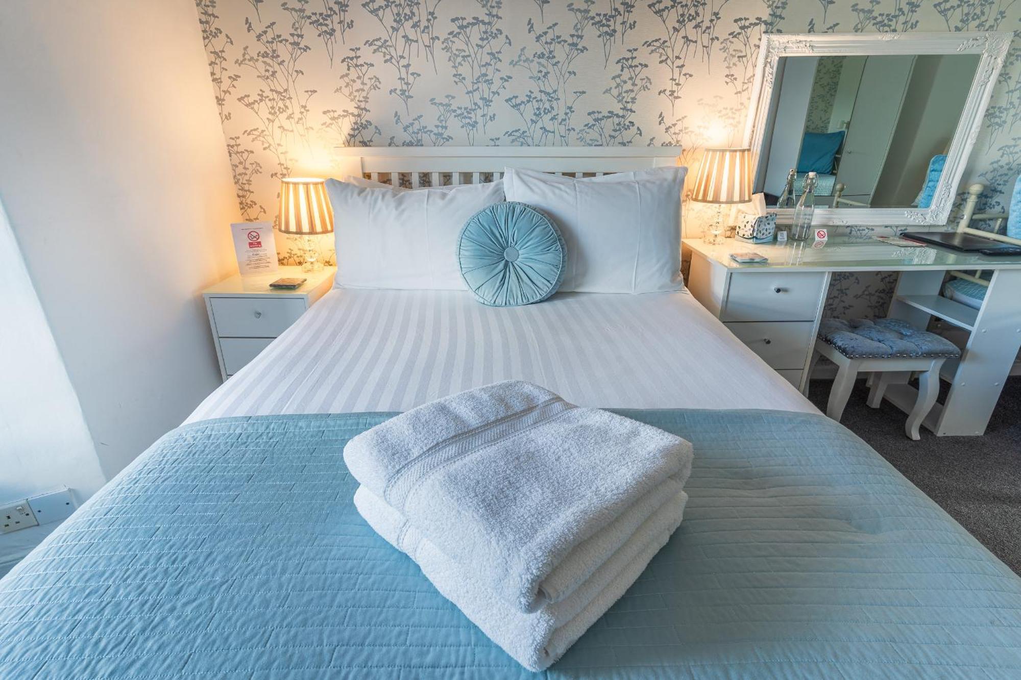 Rooms At The Highcliffe Aberporth Exterior foto